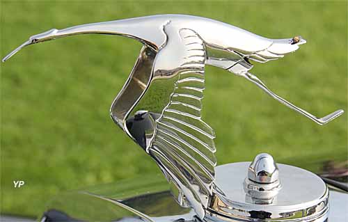 Mascotte cigogne Hispano Suiza (F. Bazin) (doc. Yalta Production)