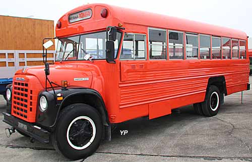 International Harvester Loadstar 1653 School Bus