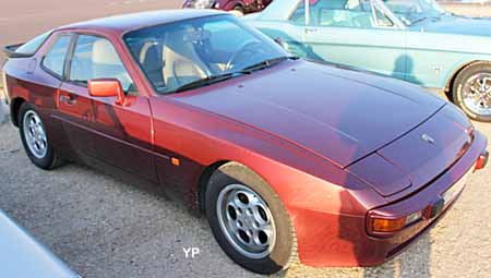 Porsche 944