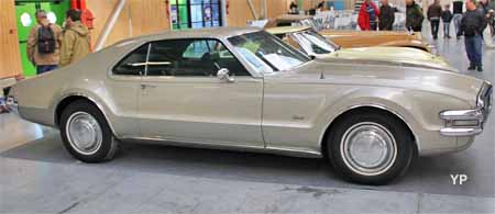 Oldsmobile Toronado 68