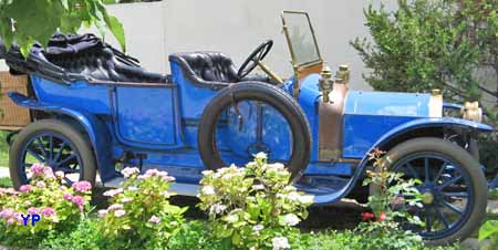 UNIC 12 HP double phaeton