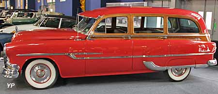 Pontiac Chieftain Eight 52