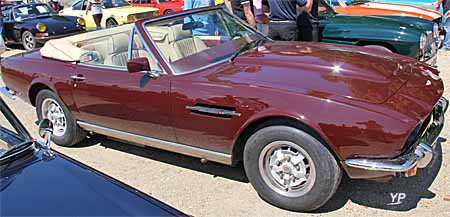 Aston Martin V8 Volante