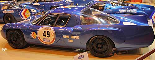 Alpine A211