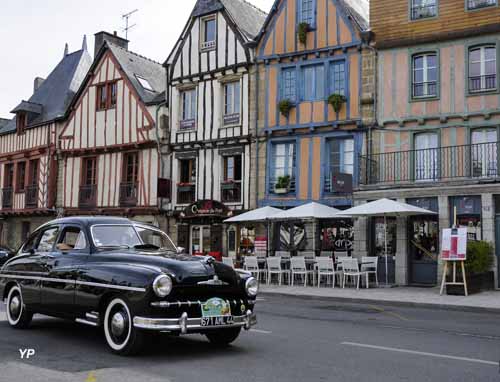 Ford Vedette sur la rabine de Vannes (doc. Jacques Ducoin)