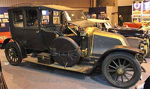 Renault DP coupé chauffeur Renaudin et Besson