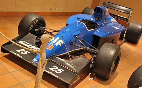 Ligier JS37