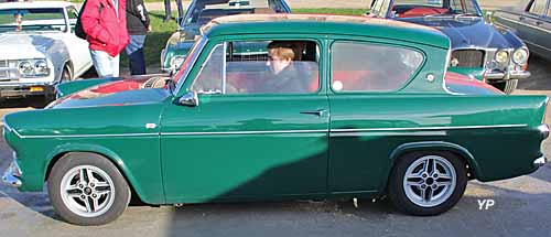 Ford Anglia Deluxe