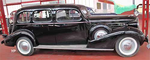 Cadillac 1936 Série 75 Imperial Touring Sedan 