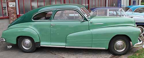 Pontiac Streamliner 8 Sedan Coupé