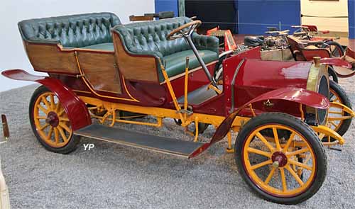 Gladiator type 12 HP phaeton