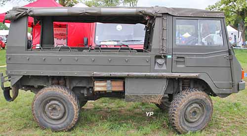 Steyr-Puch Pinzgauer 710 M bâché