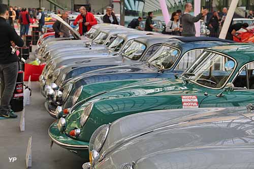 Une belle rangée de Porsche 356 (doc. Yalta Production)