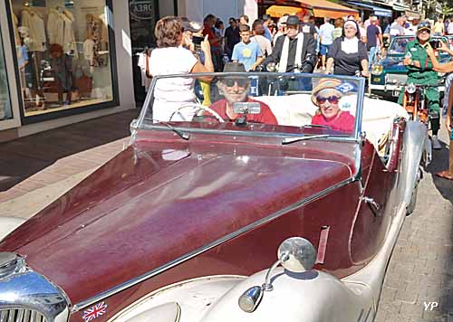 La caravane britannique (Riley, Triumph Herald...) (doc. Yalta Production)