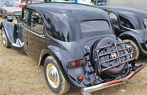 Citroën Traction 15-6 munie d'un porte-malle (doc. Yalta Production)