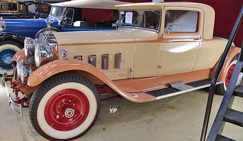 Packard 745 Deluxe Eight Coupé