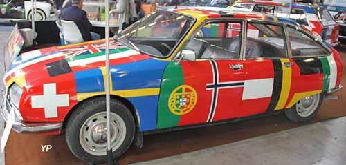 Citroën GS à Drapeaux