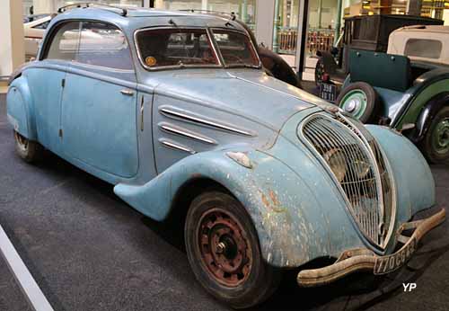 Peugeot 402 B coupé