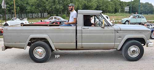 Jeep Gladiator J 3000 Townside V8 4x4