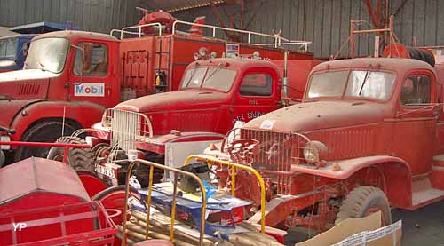 Camions de lutte contre les incendies (doc. Musée du Poids Lourds)