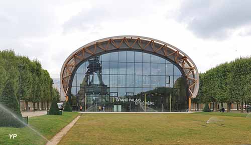 Grand Palais Éphémère sur le Champs de Mars (doc. Yalta Production)