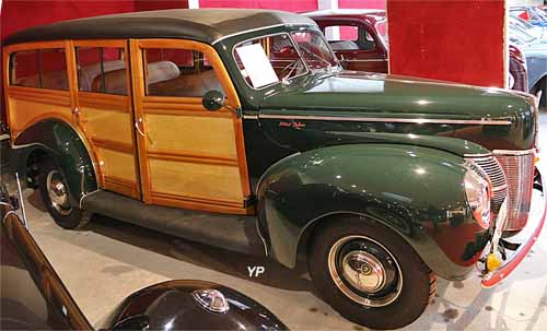 Ford V8 Deluxe Station Wagon Woody