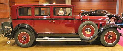 Packard Deluxe Eight modèle 645 Sedan