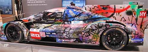 BMW M Hybrid V8 Artcar Julie Mehretu