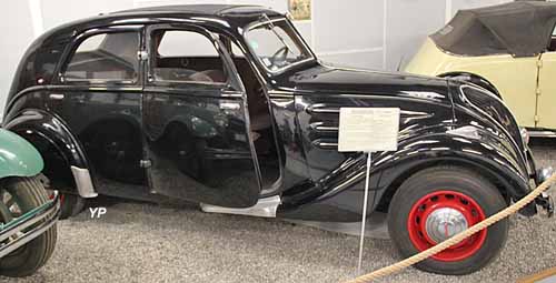 Peugeot 402 L&eacute;g&egrave;re