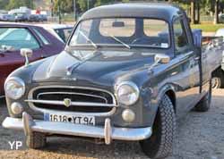 Peugeot 403 camionnette bâchée