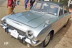 Ford Corsair 2000 E