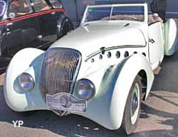 Peugeot 402 DSE cabriolet Darl'Mat Special Sport