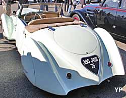 Peugeot 402 DSE cabriolet Darl'Mat Special Sport