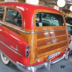 Pontiac Chieftain 52 DeLuxe Station Wagon