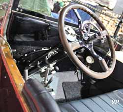 Packard Twin Six 1-25 skiff