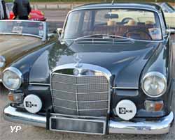 Mercedes 230 (W110)