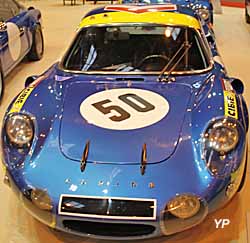 Alpine A211