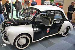 Renault 4 CV Pie portes découpées