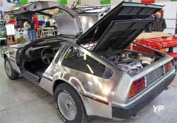 DeLorean DMC-12