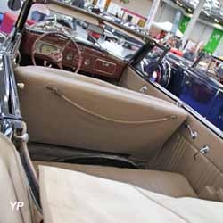 Dodge D5 convertible sedan