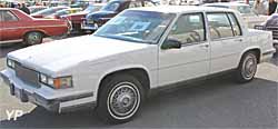 Cadillac DeVille 86 Sedan