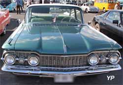 Oldsmobile Dynamic 88 Holiday Hardtop