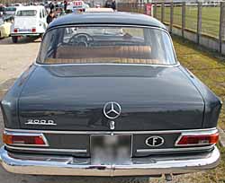 Mercedes 200 D (W110)