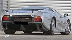 Jaguar XJ 220