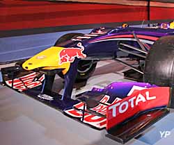 Red Bull Racing RB7 Renault