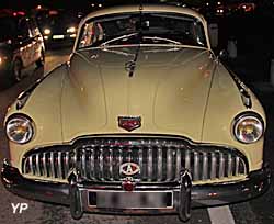 Buick 48 Roadmaster Sedanet series 70