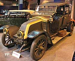 Renault DP coupé chauffeur Renaudin et Besson