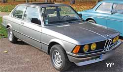 BMW 323i (E21)