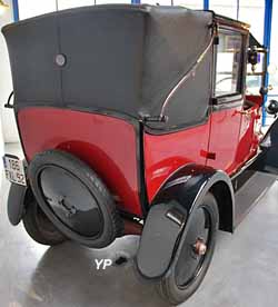 De Dion Bouton type IS landaulet taxi