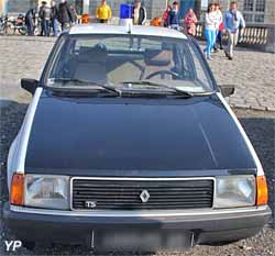 Renault 14 TS pie Police